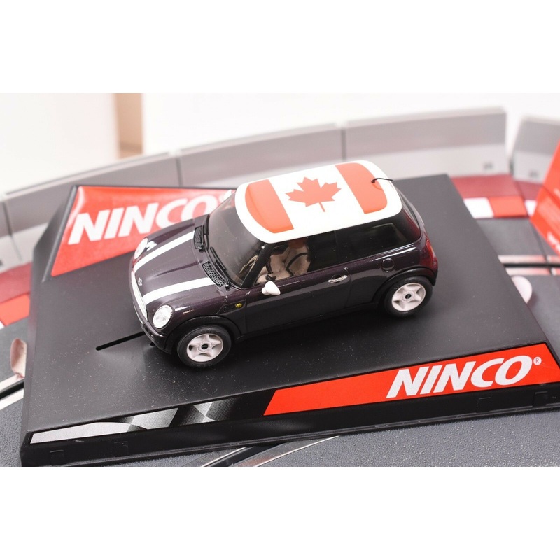 50309 NINCO 1/32 SLOT CAR MINI COOPER " CANADA"
