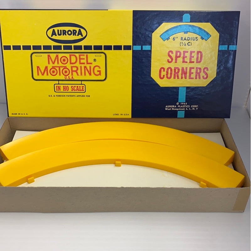 6" 1/4c Speed Corners Set of 4 | 1598 | Aurora Model Motoring