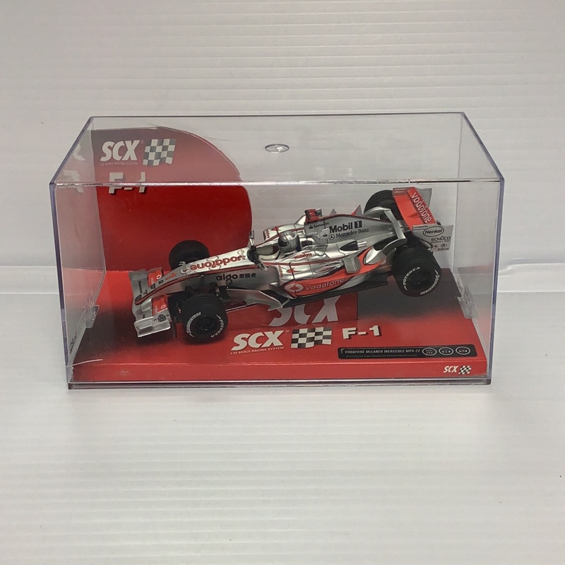 62570 SCX 1/32 SLOT CAR Vodafone McLaren Mercedes MP4-22, F-1