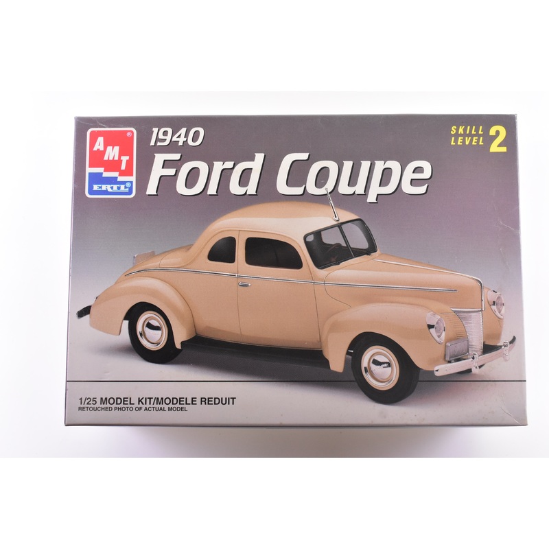 Vintage | 1940 Ford Coupe  1:25 Scale | 8056 |  AMT/ERTL