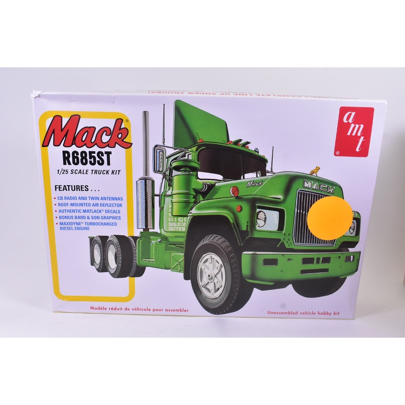 Second Chance Mack R685ST  1/25 Scale | AMT1039 | AMT Model Kits