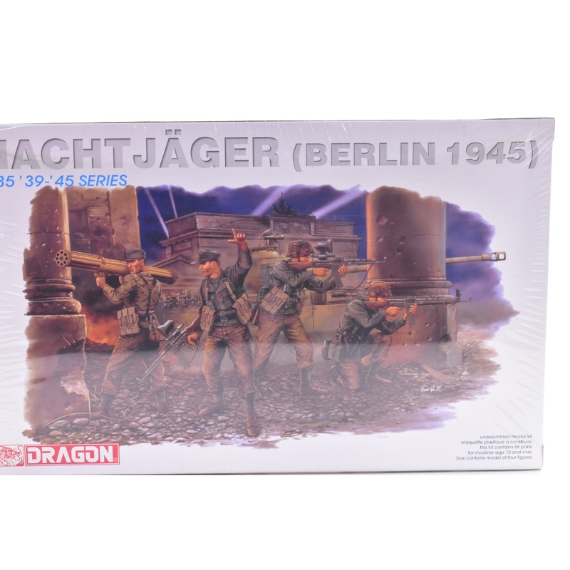 Nachtjager (Berlin 1945)  39-'45 Series  1:35 | 6089 | Dragon Model