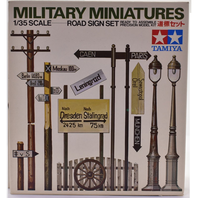 Military Miniatures Road Sign Set 1:35 Scale | MM167 | Tamiya Models
