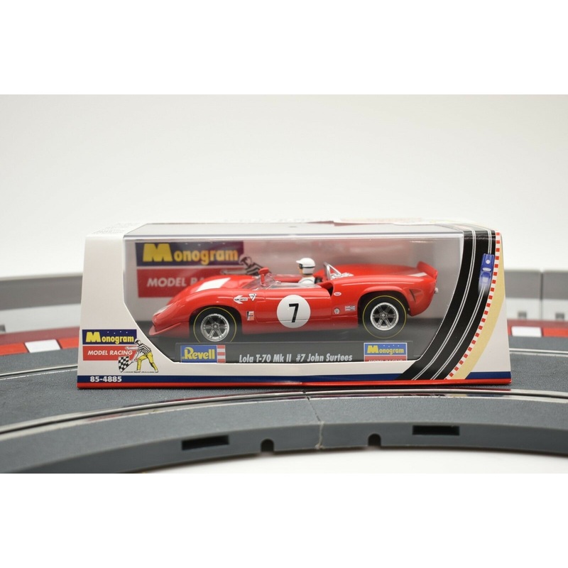 Lola T-70 MK II #7 John Surtees | 85-4885 | Revell