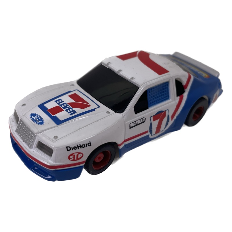 Ford Thunderbird #7 7/11 Chief Auto Parts | B8904 | Tyco