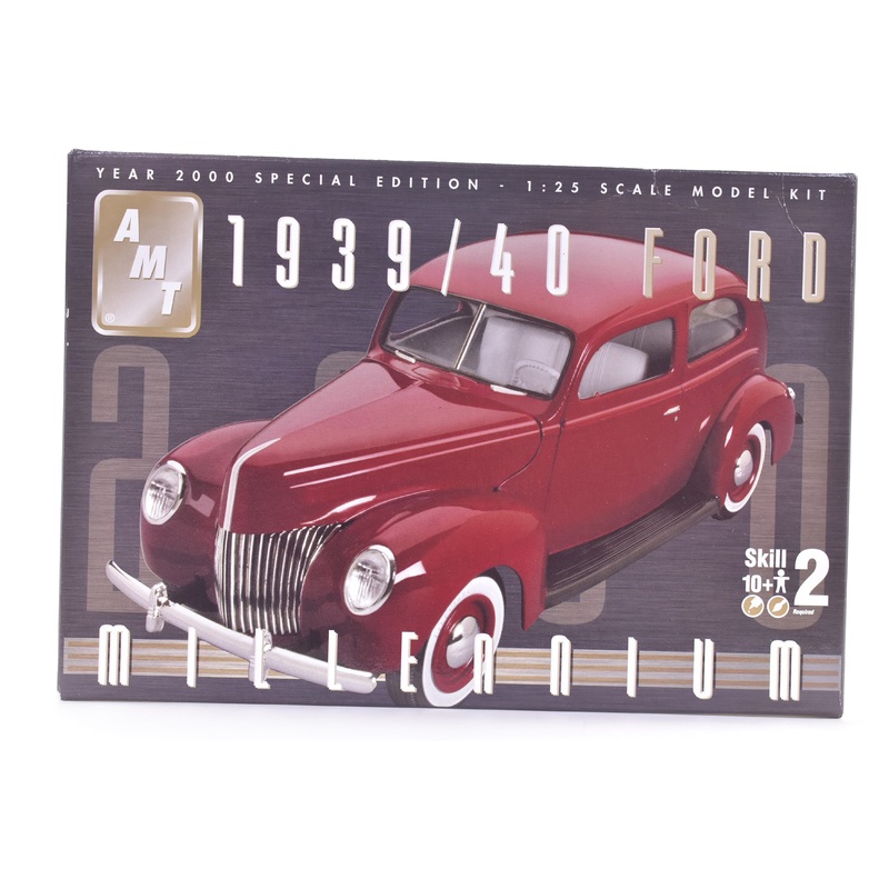 1939/40 Ford "Millennium Edition" 1:25 Scale Model Kit | 30262 | AMT
