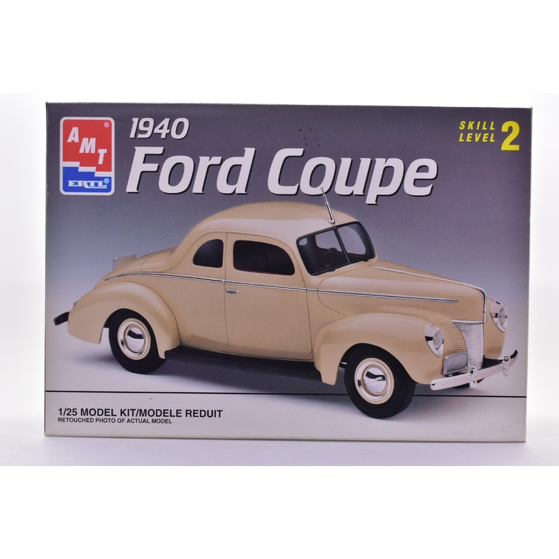 1940 Ford Coupe 1:25 Scale Model Kit | 8056 | AMT Ertl