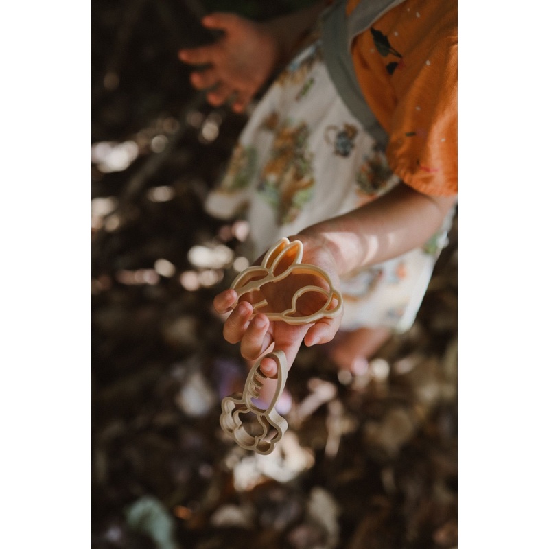 Kinfolk Pantry Mini Bunny + Carrot Eco Cutter Set