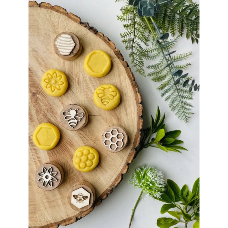Curiosity Corner Bumble Bee Oak Stamps