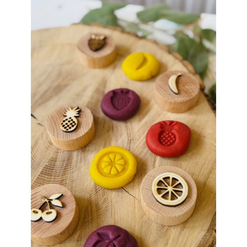 Curiosity Corner Oak Stamps - Fruit Set