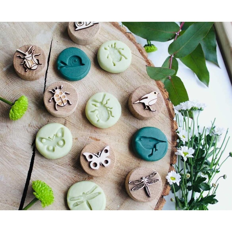 Curiosity Corner Oak Stamps - Garden Life