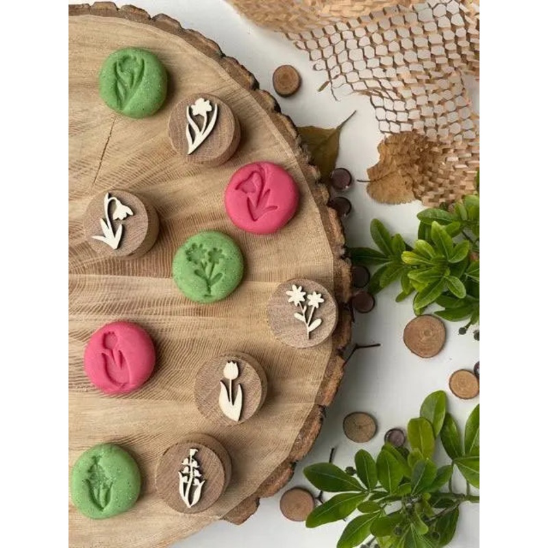 Curiosity Corner Oak Stamps - Wildflower Set