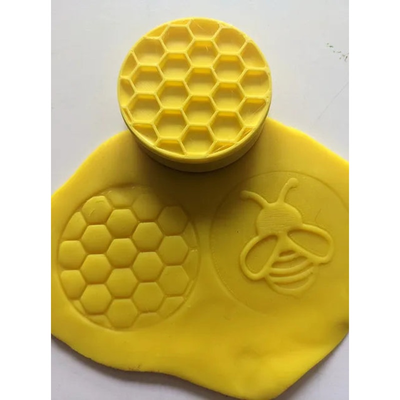 Bee Playdough Puck Stamper