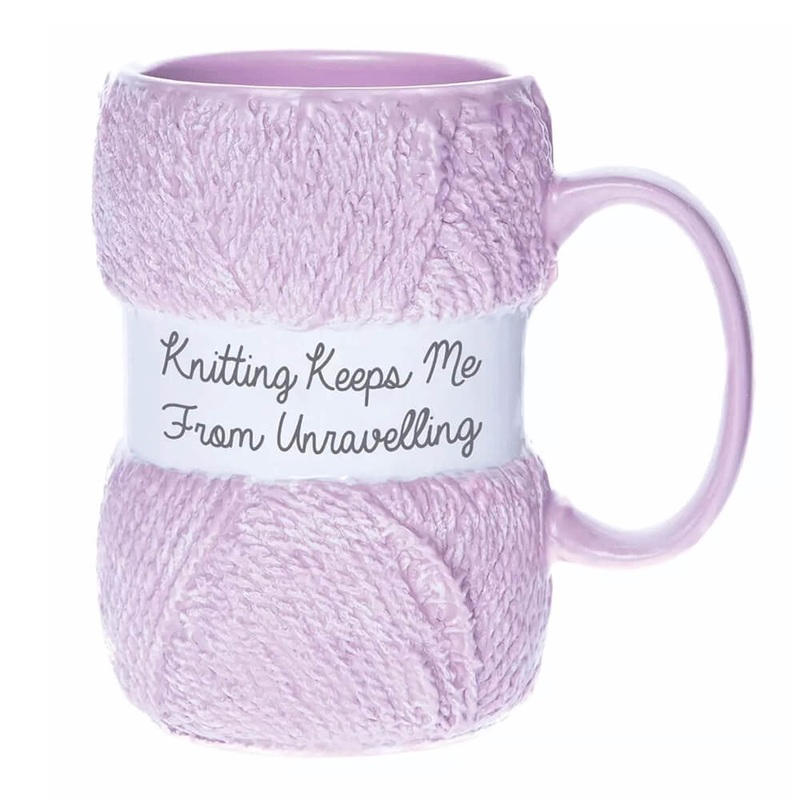 Le tricot m'empche de dmler la tasse de fil  tricotage